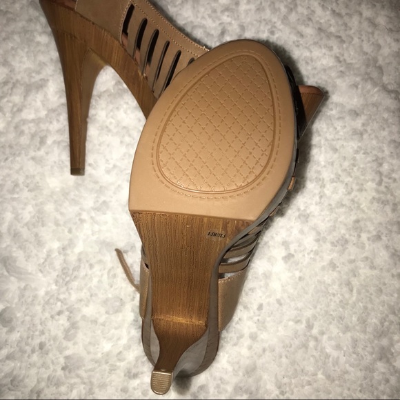 Jessica Simpson Finch Heel - Picture 8 of 8